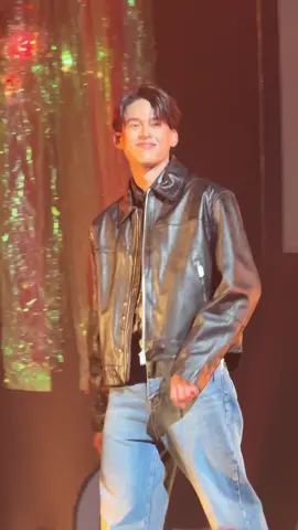 woiiii jantung kalian aman liat ni cowok? 😭✋️ #gawin #gawincaskey #jossgawin #jossgawinfd22inosaka #gmmtvfanday22inosaka #aktorthailand #thaiaktor #gmmtv #gmmtvboys #thulakorn #raikantopeni 