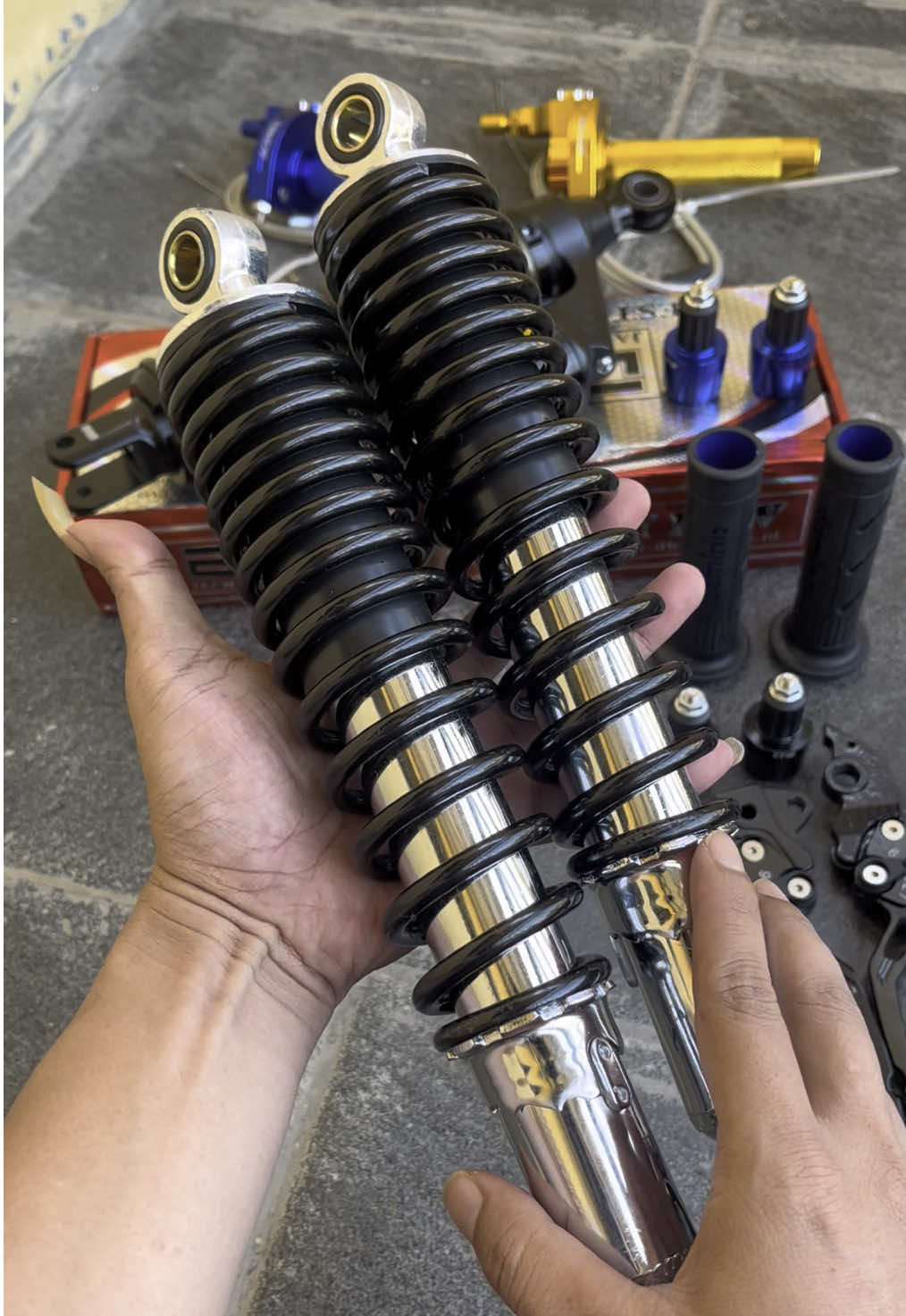 Membalas @Feri irawan 123 promo shockbreaker pembelian bisa COD. #shockbreaker #shockbreakerbelakang #shockbreakermuatanberat #shockbreakermotor 