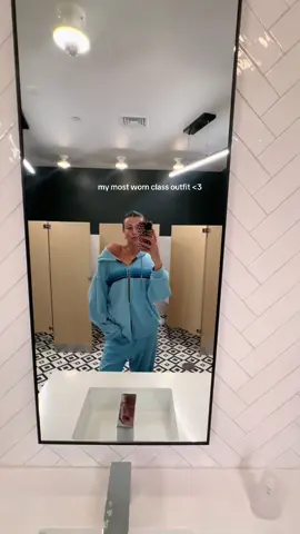 The comfiest and cutest matching set !!!! So many colors I WANT PINK ⭐️⭐️⭐️ 