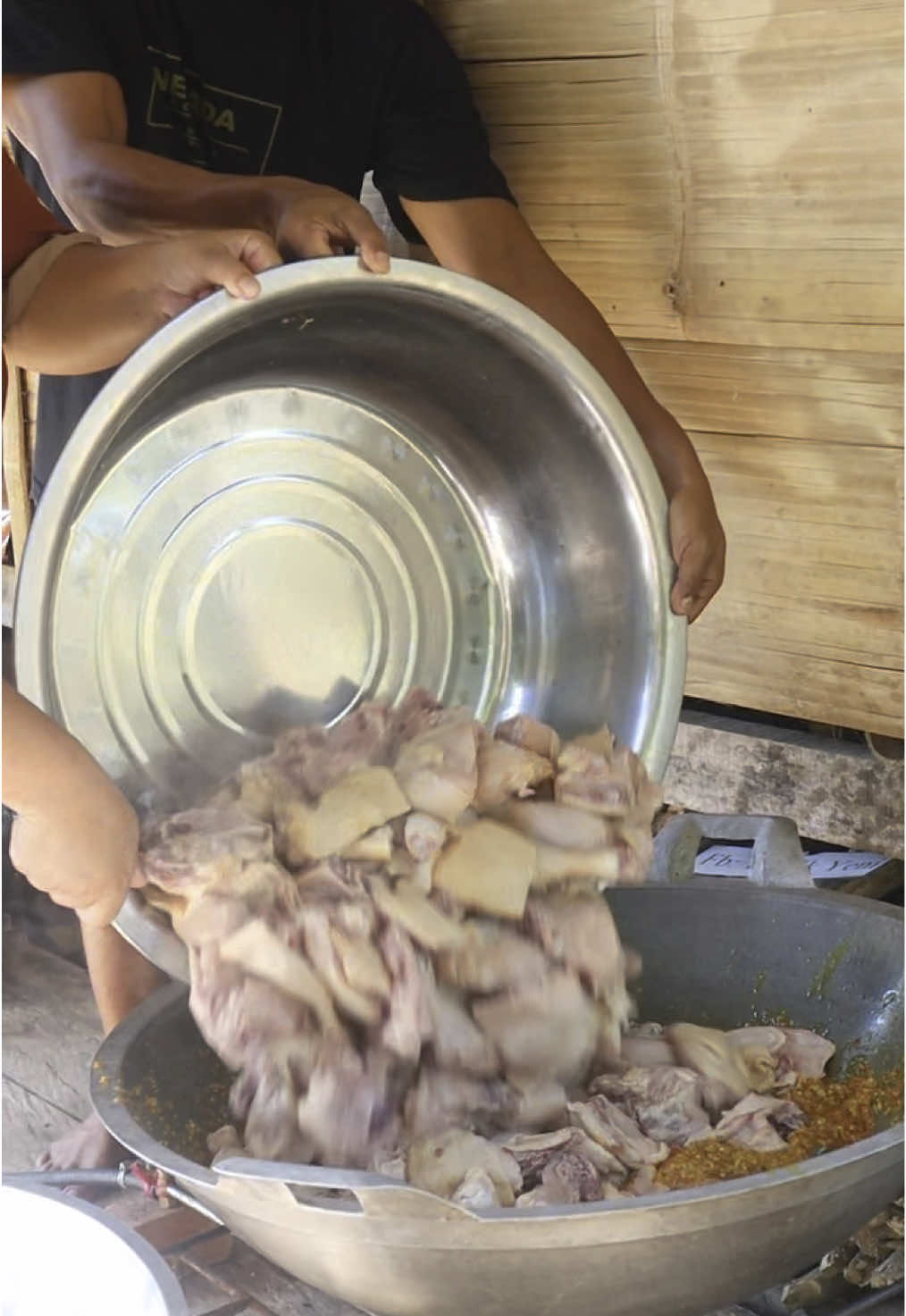 masak besar pondok kampung #masakdipedesaan #masakdikampung #pondokbambu #cookinginthegarden #cooking #makandikebun #village 