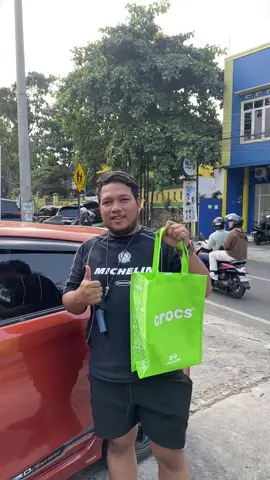 Terimakasih ka atas kepercayaanya, di tu ggu next ordernyaa🤙🏻✨#crocs #semarang #cocscouple #fypシ #fyp 