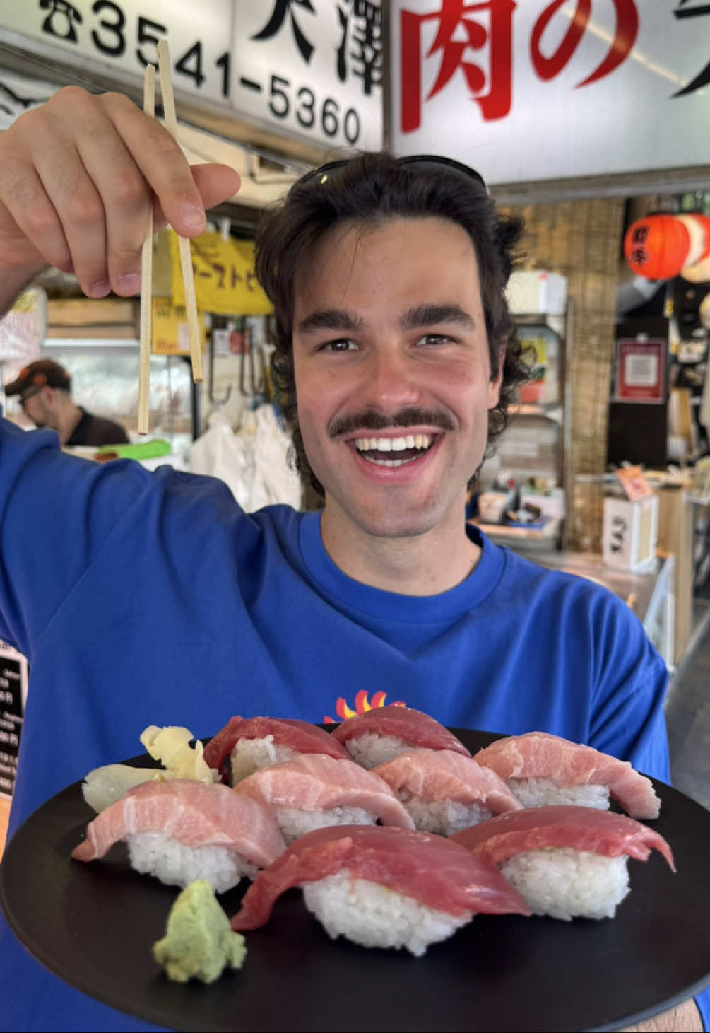 Tenéis que Probar Este Sushi: Tsukiji Market en Tokyo 🍣 