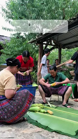 Bánh ngô một loại bánh truyền thống rất ngon của người Mông, nhưng làm rất khó khăn, cùng xem bọn mình làm nhé! #xuhuong #tiktok #dulich