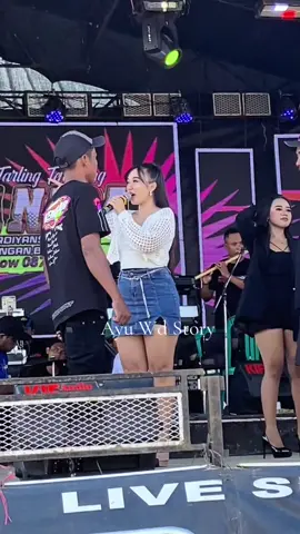 Rongongaken Aa🤗 @Ayu WD @AYU WD OFFICIAL  . . #ayuwd #ayuwdofficial #ayuwdstory #ayuwdlovers #lewatberanda #tarling #tarling_indramayu_cirebon #fyp #semuaorang #berandamu #citranada 