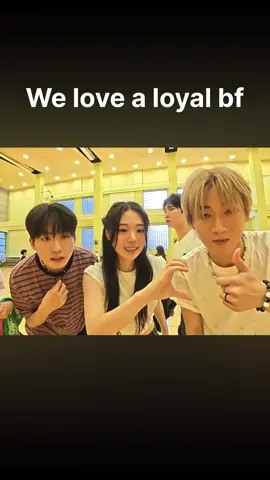 I love how loyal yunsus is to gyeolgyeong, rejecting Yejins heart even though their good friends, only completing the boys heart and not the girls. It also looked like he kept showing of his couple ring. Sad gg wasn’t here but this was good. #artbeat #gyeolgyeong #gyeolgyeongartbeat #gyeolgyeong🐯 #dance #07 #yunsu #yunsuartbeat #yunsu🐶 #06 #Love #couple #yungyeol 