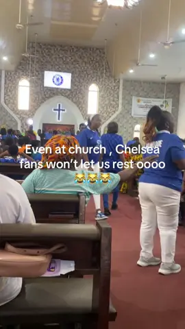 Even at church , Chelsea fans won’t let us rest oooo 😹😹😹 #fyp #church #jersey #viral #foryoupage #repyourjersey #chelsea #psg #fifaworldcup 