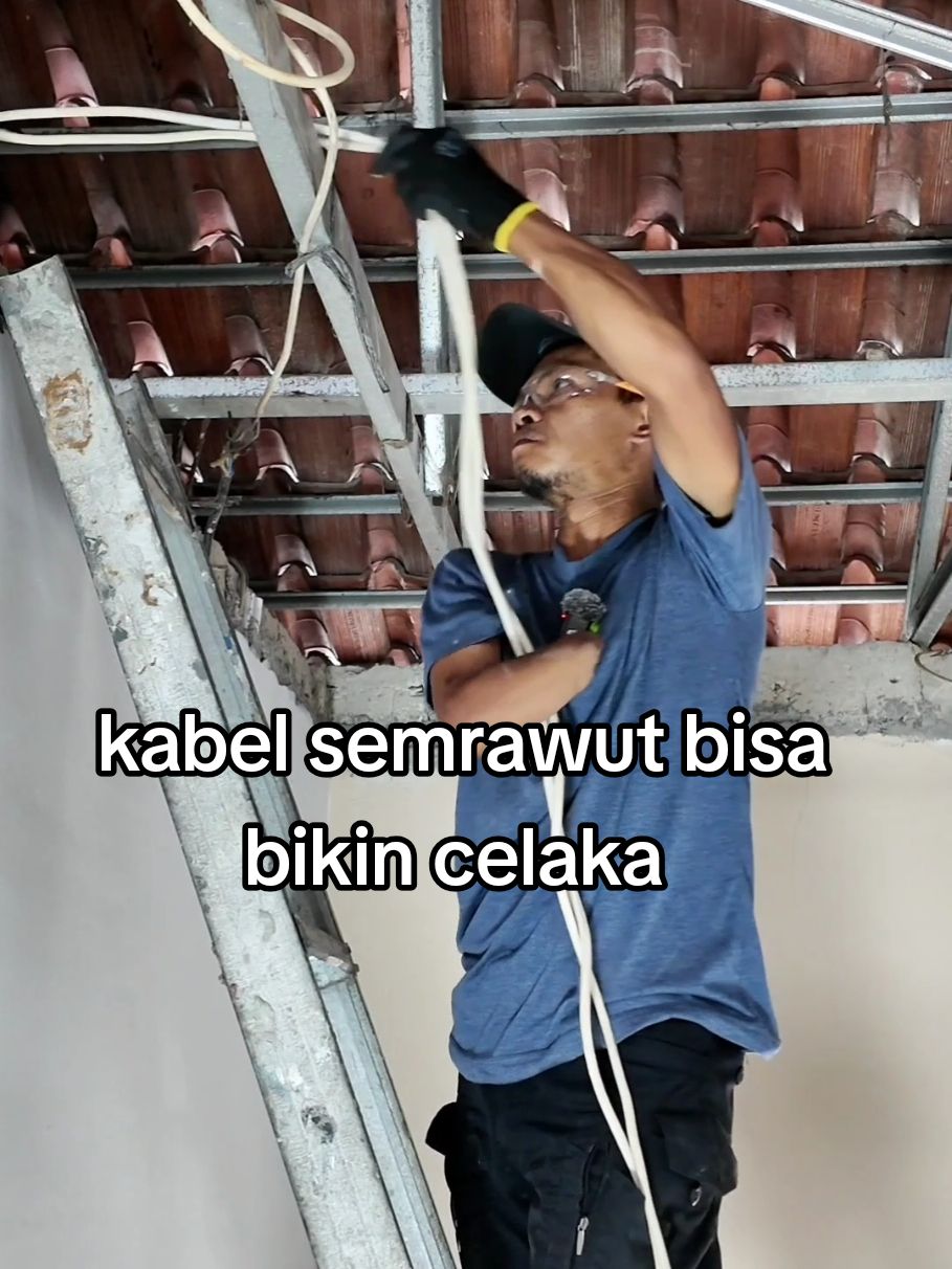 jangan sampai kejadian seperti i! gunakan material yang berkualitas, seperti kabel KITANI untuk instalasi listrik rumah #tips #info #education #electrical #kabel #listrik #kitani 