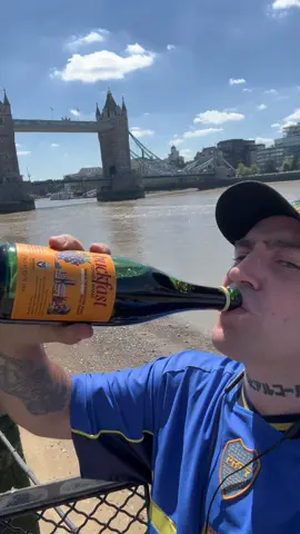 Day out in London. Went to some skate spots then met up with all the movers and shakers #skalleyssed #glasgow #london 