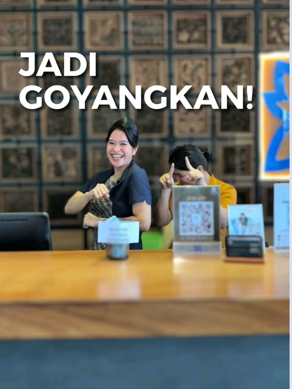 Sudah bilang jangan masih dikasih, jadi joged deh 😅 #BATIQAHotels  #BATIQAHotelPalembang  #DiscoverAUniqueIndonesianExperience  #BATIQA #justconten #BATIQAHotels  #hotelier #hotelierlife #dailyhotelier #frontoffice #lambehoteliers #hotelpalembang #hotelpalembangpromo #Day1 #KasihTipGoyang 