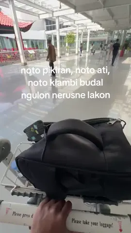 see you next time👋 #perantauan #makassar #garudaindonesia #bandaraahmadyanisemarang✈️ #semarang24jam #fyp #cahkerjo 