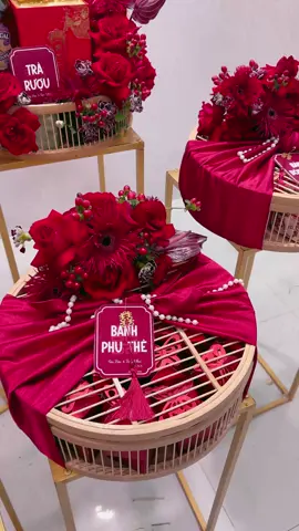 Hiện đại kết hợp truyền thống tone đỏ đậm . #mamquahauhuynh 