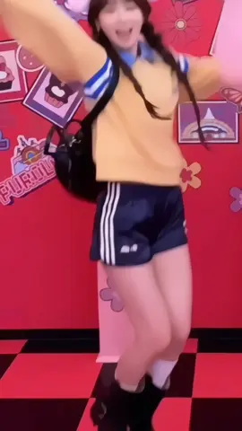 Chaewon fancam || minha tia tava cantando essa música, detalhe: ela é da igrejaKKKKKKKKK fiquei em choque #chaewon #fancam #contamoot #kpop #fafacamsy #fyp 