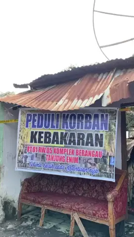 Meninjau Kebakaran di Brangau Tanjung Enim depan GOR PT. BA bersama DPR RI Bpk Giri Ramanda DPR Provinsi Sum Sel ibu ayu Giri DPR Kab ME Bpk Liono Basuki DPR Kab ME ibu Inayah