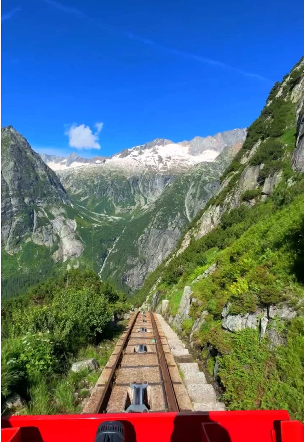 Beautiful Switzerland! 🙏🏻😱🇨🇭 Want to know the exact locations of this spots? 🗺️ Check the link in my bio! 🇨🇭🫶 What’s your absolute favorite spot in Switzerland? Whether it’s a hidden lake, a charming village, or a breathtaking mountain – drop your secret spots and best memories in the comments! 💬 I can’t wait to discover your favorite places!  🎥 by: @swisswoow  #switzerland #swiss #suisse #schweiz #exploreswitzerland #swissadventures