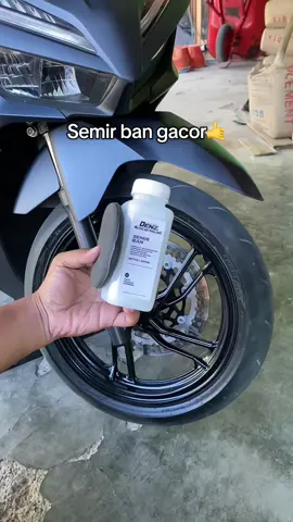 Nih yang nanya semir ban yang aku pakai #semirban #semirbanmotor #semirbanmurah #denzautodetailing #vario125gen2 #fyp #srooiii3 