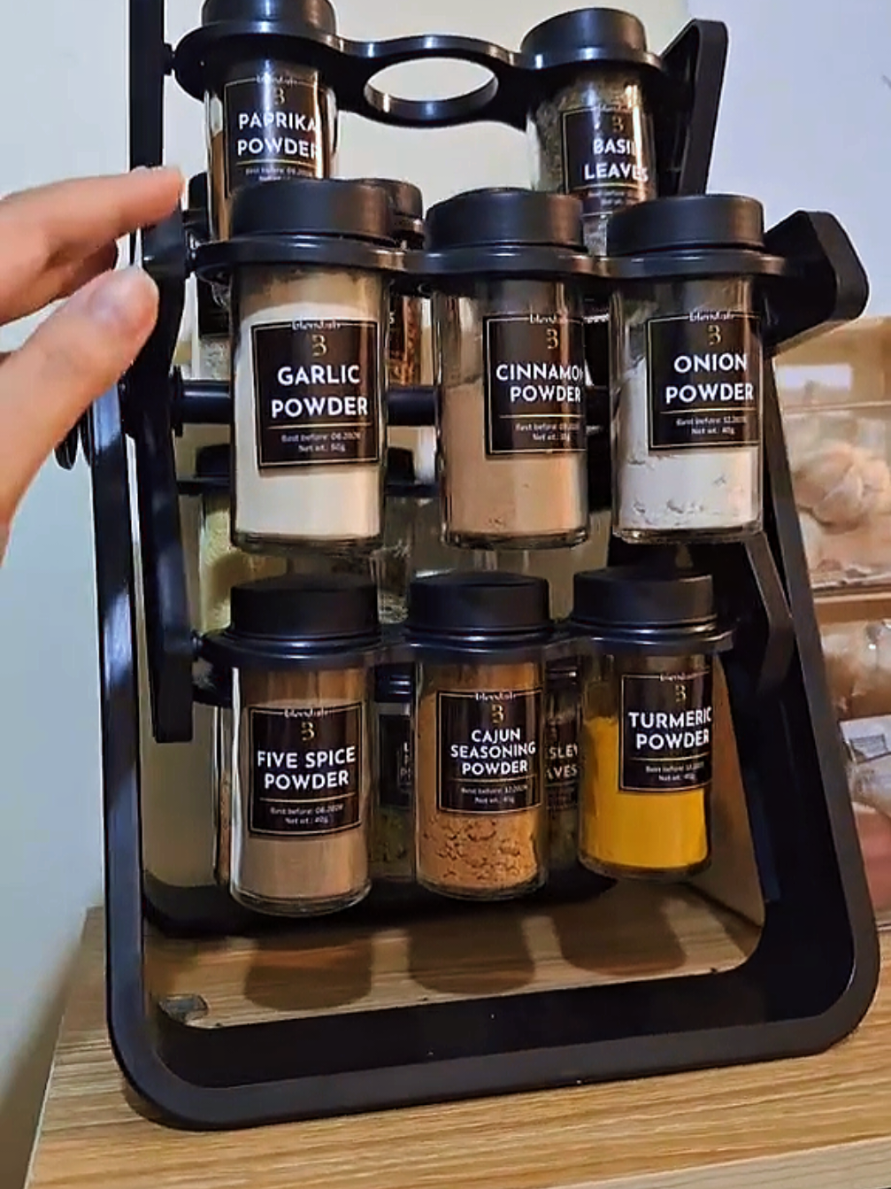 Porta Tempero Condimento Organização Cozinha Pote Especiarias De Vidro 18 Potes 🖤#portatempero #portatemperos #portatemperosgiratorio #portatemperoparabancada #portacondimentosvidro 