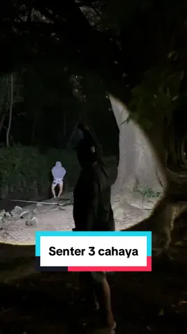 Senter 3 cahaya dari H2s cocok kalian pakai untuk kegiatan malam hari !! Senter 3 cahayanya bisa di nyalakan secara bersamaan  #senter #senterkepala #pencahayaan #h2s #fyp #fyppppppppppppppppppppppp #headlamp 