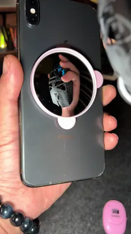 Từ tính hơi yếu , hỗ trợ bạn chụp hình bằng camera sau cho chất lượng hình ảnh tốt hơn , từ từ nên tháo lắp tiện lợi , bạn phải canh góc máy vì gương ở dưới camera #tomobox #tomobox77 #gươngchupcamsau #guongtinhte #guongtuxoay #guongcamere #tiktokgadgets #phukienchupanh #meochupanhdep #selfietool #tienichsongao #tiktokreview