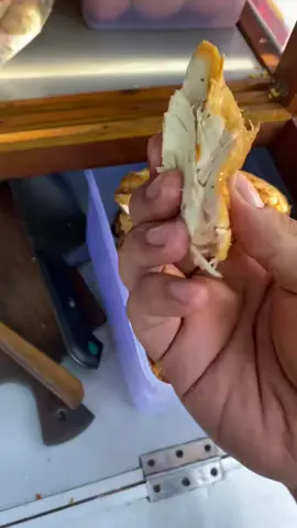 Cara membuat jualan kita rame, plis jangan menyepelekann ngaasiih makan kucing 😇😇 . . . . #segogorengidamanmu #kucinglucu #kingjaer #kucingtiktok #kucingpintar #kucingviral #kucinggemoy 