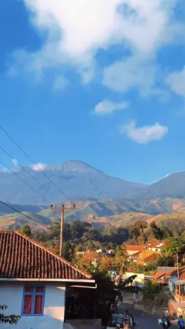 View gunung Ciremai  #fyppppppppppppppppppppppp  #panyaweuyanmajalengka  #fypシ゚viral 