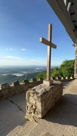 We took a break from the farm life this week….The mountains declare His majesty, and the cross reminds me of His mercy. Standing here, with the world below and the sun rising above, I’m overwhelmed by the beauty of His creation. ❤️🙌 #southcarolina #prettyplacechapel #views 