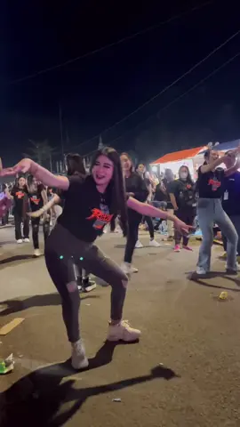 Awas bibi mar lagi kesurupan  @margareth@@ #margaretha #dance #karnaval #soundhoregjawatimur 