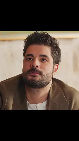 esat her şeyin içine sçmadan önce 😊😊 #siyahkalp #esmaesat  #denizkarabas #gencoözak #turkishseries #keşfet #fyp #edits 