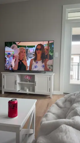 chill day watching vanderpump rules with my coke zero ❤️ #chill #chilling #tv #tvshow #relax #relaxing #vanderpumprules  