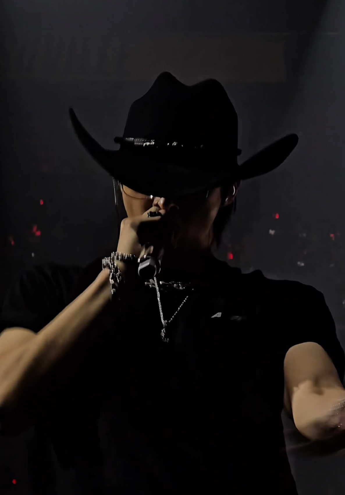 For the love of god #ateez #mingi #in_your_fantasy #ateezinnashville #atiny @ATEEZ_Official 