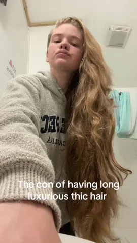 This is always frustrating. #hairtok #hair #problems #foryou #page 