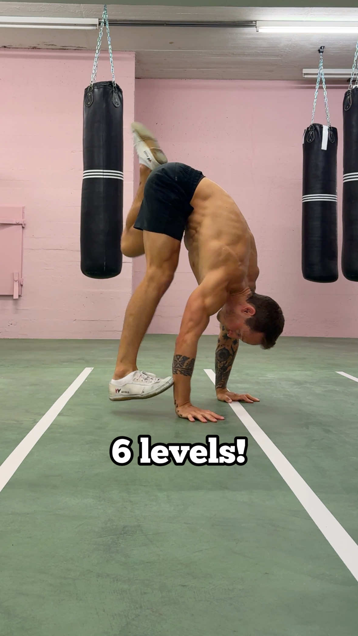 My app is made for every level ✅ With my training app, you can easily swap exercises to match your fitness level—whether you need easier or more challenging progressions. This way, you can tailor each workout to your needs, stay motivated, and progress at your own pace 💪🏼 Explore it now! Start your 7-day free trial of the LeoMoves app and unlock access to 1000+ exercises 🔥 #bodyweightworkout #bodyweighttraining #fitnessmotivation #noequipmentworkout #movement #workoutmotivation 