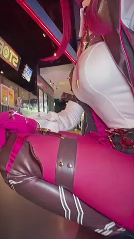 広角で撮ったら太っちゃった߹ ߹ リベンジしたい😿🔥 #カフカ #カフカコスプレ #kafka #honkaistarrailcosplay #崩壊スターレイル 