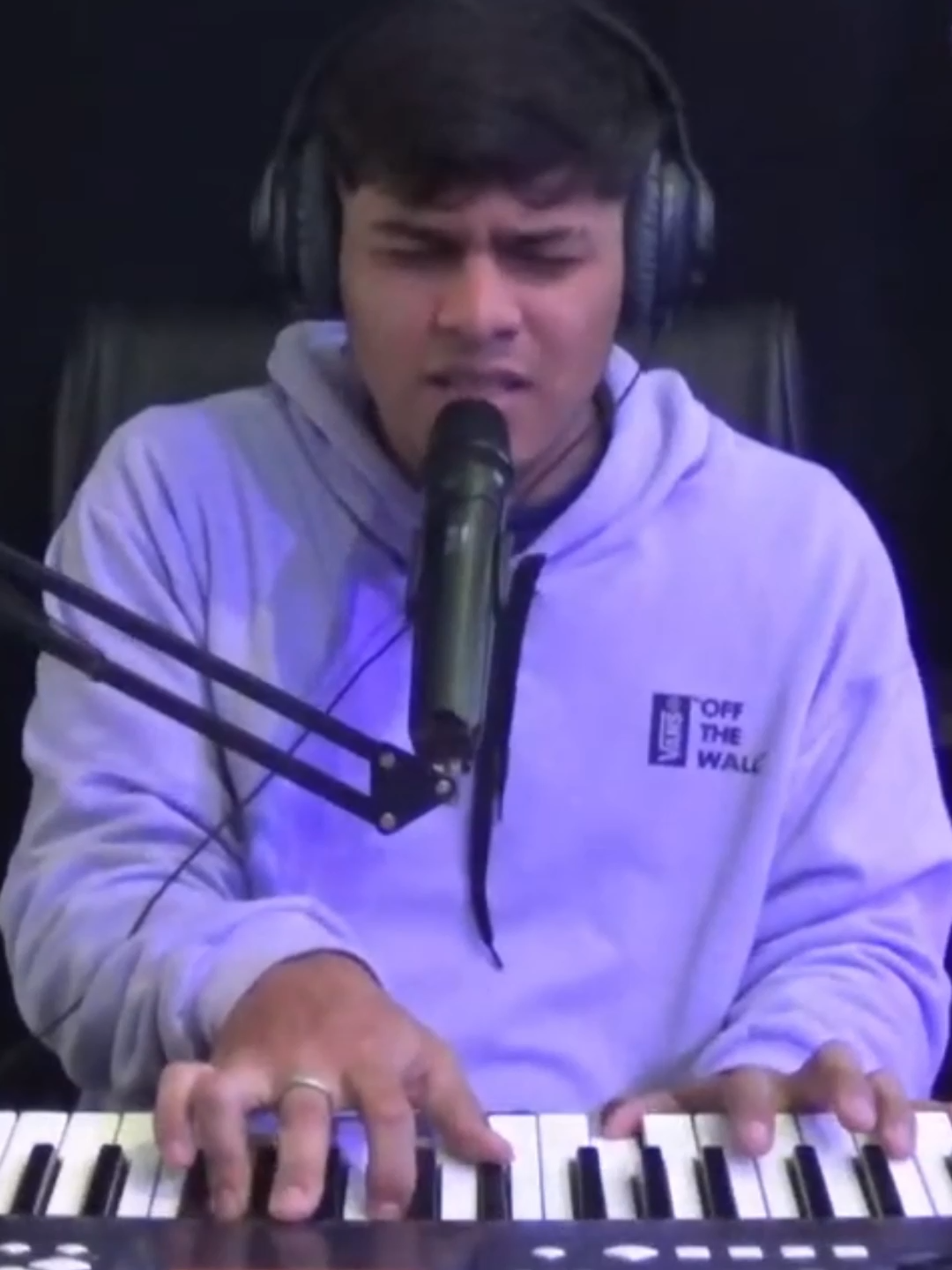 Es El!! Un Pequeño Video del Momento de Adoracion EN VIVO Te Invito a Adorar Conmigo Todos los sabados a las 8:30 Am #dios #Esel #Marcosbrunet #adoracion #jovenescristianos #envivo #paratii #foryou