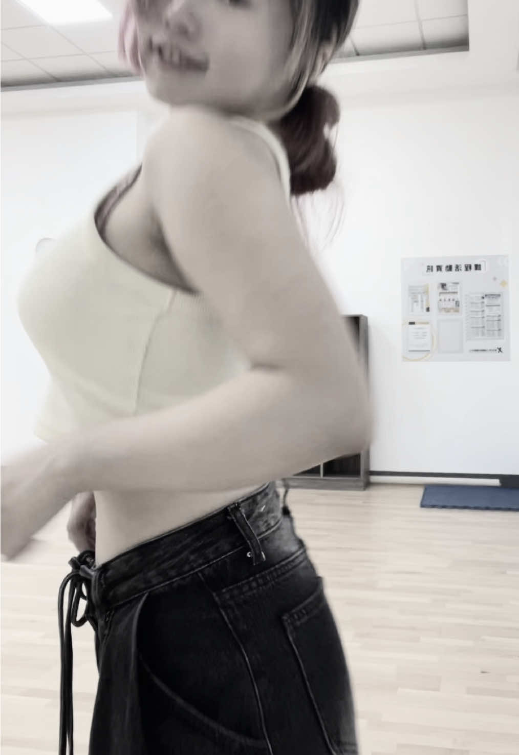 如何停止時間：親吻。 如何穿越時間：閱讀。 如何逃離時間：音樂。 如何感受時間：書寫。 如何釋放時間：呼吸。 @馬特·海格 #dance  #台湾 #台湾人 #challenge #04년생 