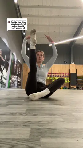 Replying to @Ellen<3 here is my stretch and strength routine that I do 2-3 times a week and then a shortened version 2 days xx - - #dancer #stretchingroutine #strengthtraining #dancerlife #tutorial 