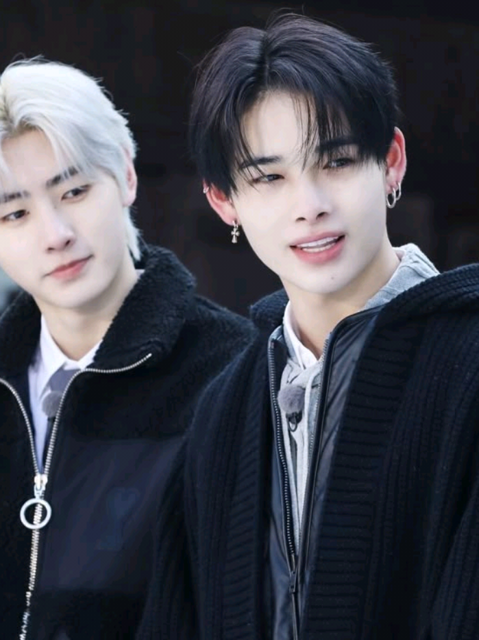 Hola, felíz día del amigo aleexiiisss  . . . . @enhypen fwlizdia oki amigo decime tus grupos favoritos y te hago más video okis 😎 #hoonki #felizdia #noflop #apoyo? #dedica 