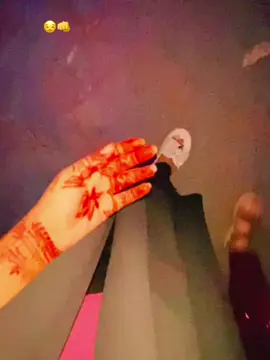 😒🦶🏻