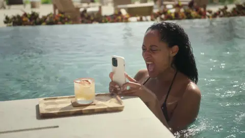 Bikini? ✔️Cocktail? ✔️Pool? ✔️come hang with me while I solo travel to some beautiful destinations... and you won't even need a passport. My new show, SOLO TRAVELING WITH TRACEE ELLIS ROSS, premieres on the @Roku Channel this Friday 7/25! #solotraveling