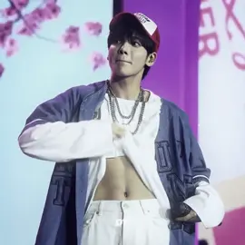 oh i'm not kissing him JUST upside down trust [translation cr: translatingtxt] #taehyun #kangtaehyun #taehyunedit #txt #txtedit