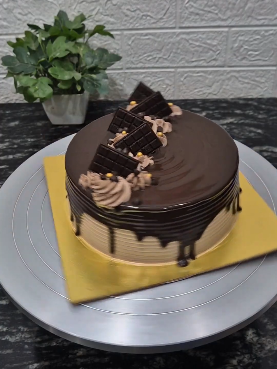 Beautiful Chocolate Garnish Cake Decoration #yummyfood #cakedecorating #trendingvideo #chocolate 