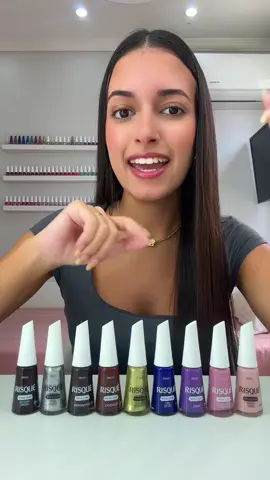 ✨ Unhas feitas, autoestima lá em cima! ✨ Apresento para vocês os novos Esmaltes Essenciais de @Risqué BR, cores coringas que combinam com tudo e vão com você do look básico ao mais poderoso.💅🏼 Qual o seu tom essencial de hoje? 💖 #Publi #RisquéEssenciais #UnhasQueEncantam #EssenciaisRisqué #RisquéLovers #TaNasNossasMãos