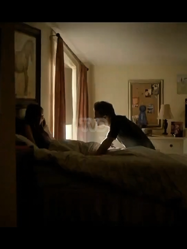 Elena descobre que é vampira😲😲 #thevampirediariesedit #series #tvd #fyp #elenagilbert #filmes 