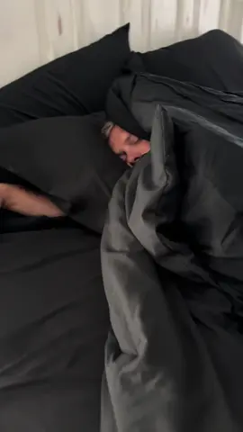 Ladies we all want our husbands to sleep comfortably but not this comfortable that they don’t get out of bed #fyp #husband #husbandwife 