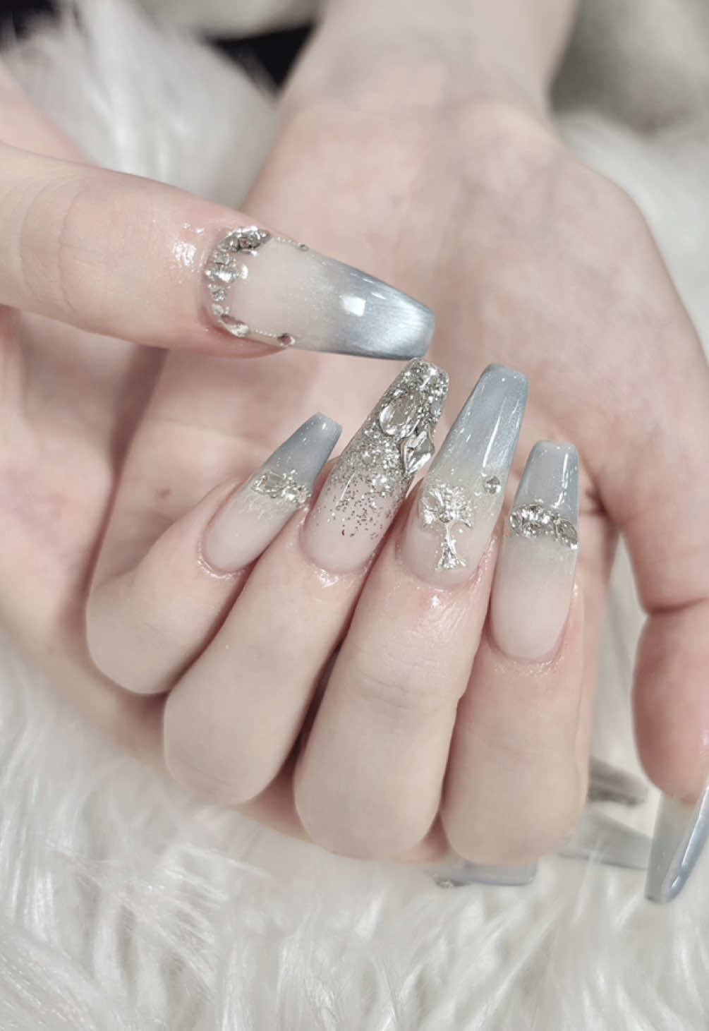 #夏ネイル #マグネットネイル #ちゅるんネイル #うるうるネイル #大阪ネイル #心斎橋ネイル #長堀橋 #nailart #gelnails #naildesign #nailsofttiktok #nailover #japanesenails #kawaiinails #bluenails #magnetnails 