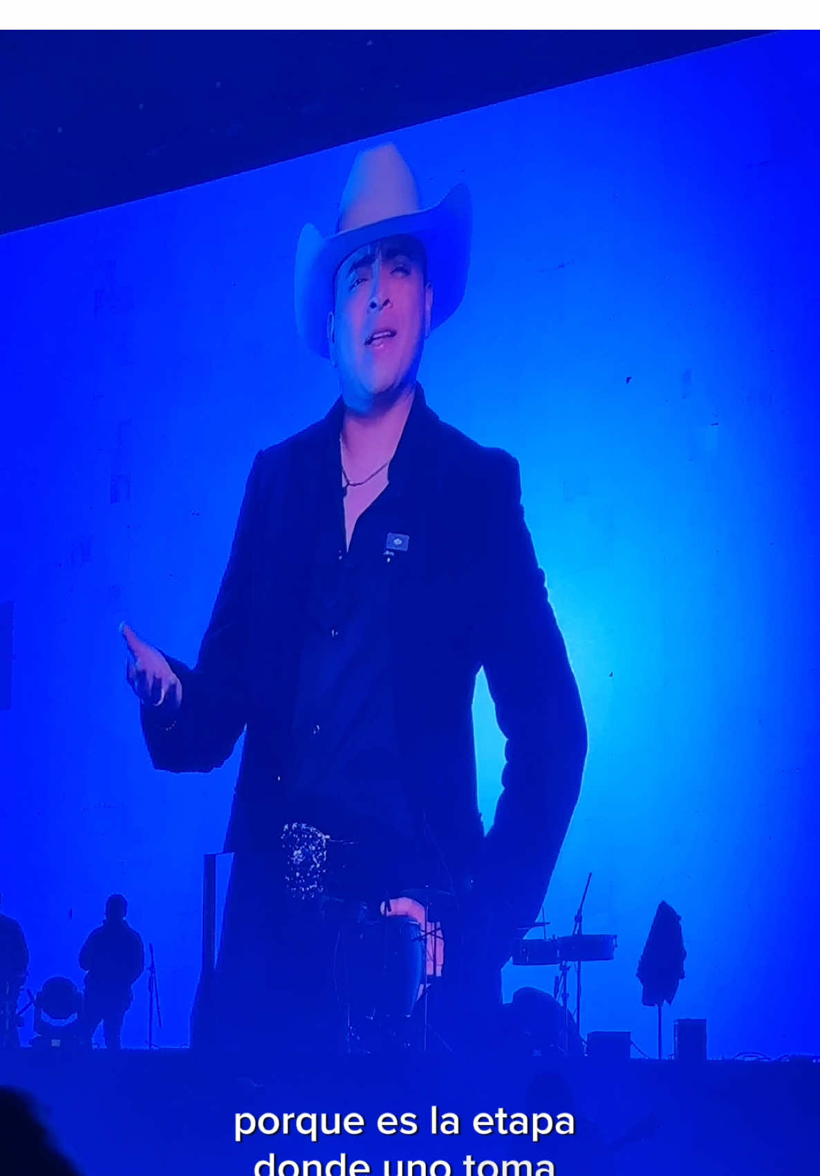 Las cuatro etapas de una relación, según Luis Vega… 💔❤️‍🩹 Fue una noche especial, coreando cada una de sus canciones 🎤 Por un momento, sentí que era mi psicólogo en el escenario… Una noche que no voy a olvidar ✨ #luisvegabolivia🇳🇬🇧🇴 #nocheespecial #musicaquesana #conciertoemocional #verbenapaceña #LaPazBolivia #sanando #ElAmorYSusEtapas 