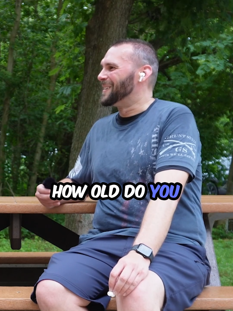 i guessed his age so wrong 😭 how old do you think he looks? 👇😂 #talktostrangers #funnyshorts #Zstitch #ageguessing #awkwardfunny #humanconnection 