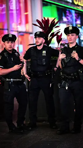 These NYPD police officers thiught i was trying to start trouble until they saw how the pictures came out at the end. #nypd #nyc #police #streetphotography #beautifulsoulsinnyc #smile #timesquare 