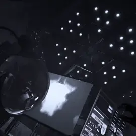 「 #OUTLAST 」 - The host 