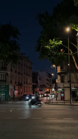 A verdade é que a solitude é um prazer. 🫂 #reflexão#solitude#filosofia #amor#amorproprio#paz #pensamentos#conselhos #CapCut 