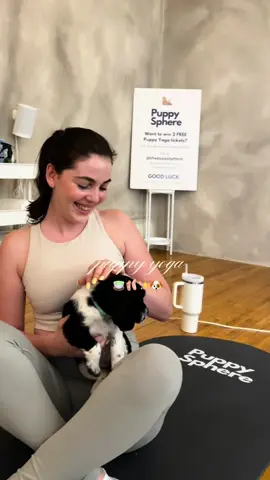Started my day with a Puppy yoga session 🧘🏼‍♀️🎀 #puppyyoga #fyp #todotoronto #girlsdayout #foryoupage 